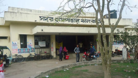 ঝালকাঠিতে বাসচাপায় বিদ্যালয়ের ল্যাব সহকারী নিহত