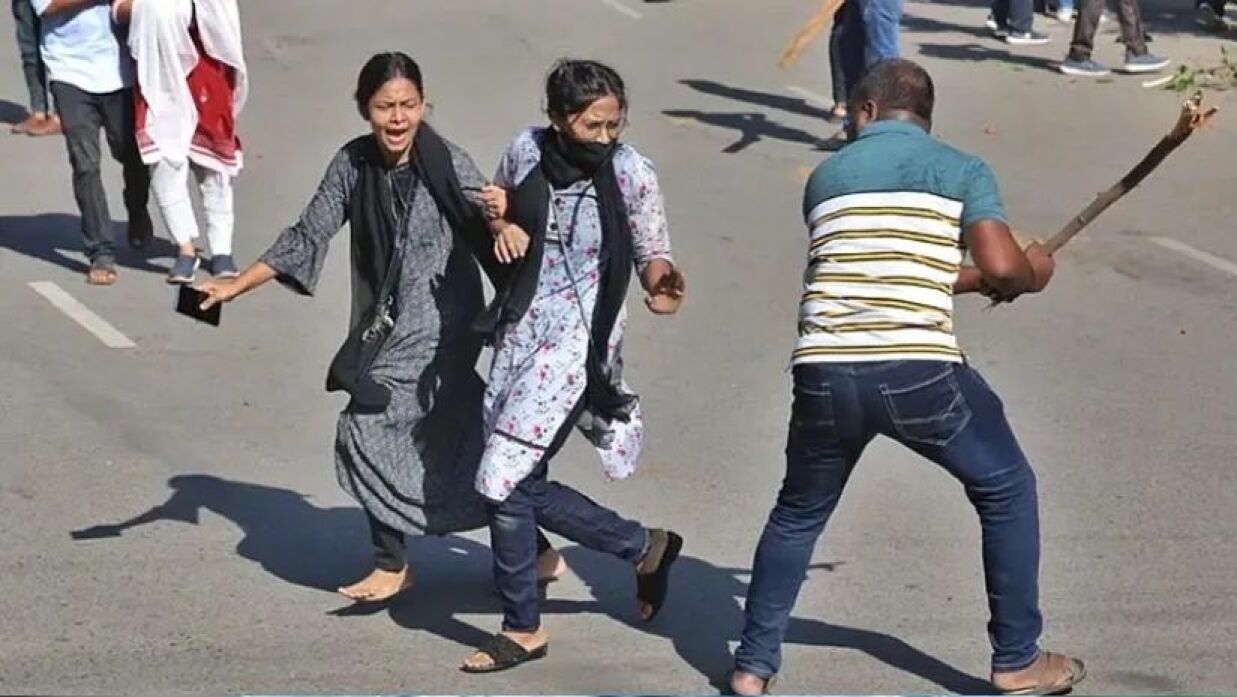 ঢাবিতে ছাত্রলীগের হামলা