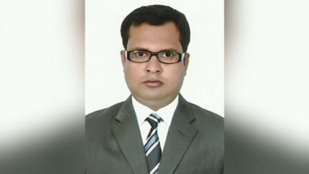 সমালোচনার মুখে পদত্যাগ করলেন বেরোবির বিতর্কিত সেই শিক্ষক