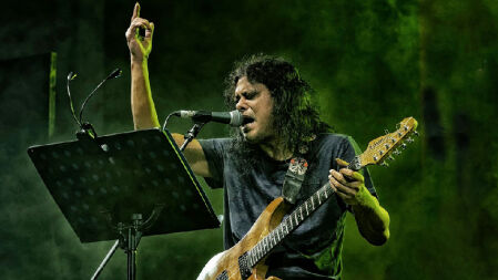 আগামীকাল ঢাকা বিশ্ববিদ্যালয় মাতাবেন জেমস 