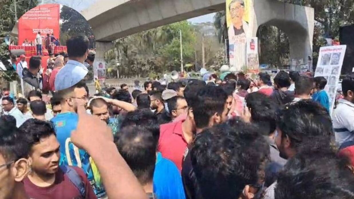 রাজু ভাস্কর্য এলাকায় সমাবেশে উচ্চ শব্দে মাইক ব্যবহার ও শিক্ষার্থীদের ক্ষোভ