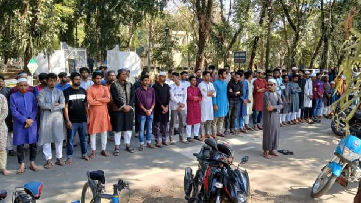 শহিদ হাসানের (২০) গায়েবানা জানাজা
