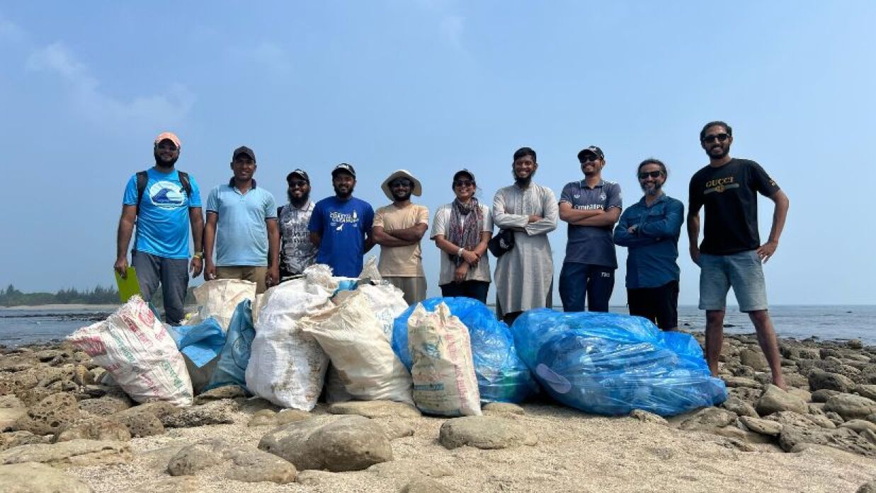 সেন্টমার্টিনের ছেঁড়া দ্বীপে বিআরএফ ও কেওক্রাডংয়ের পরিচ্ছন্নতা অভিযান 
