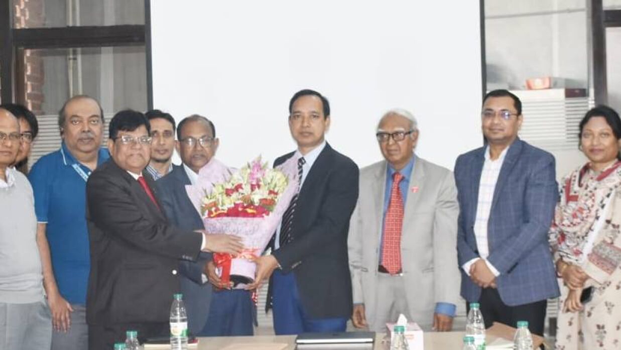 অধ্যাপক ড. মো. খাদেমুল ইসলাম মোল্যা বরেন্দ্র বিশ্ববিদ্যালয়ের নতুন উপাচার্য হিসেবে যোগদান করেছেন