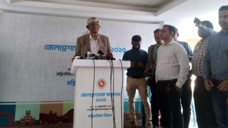 করের আওতায় আসছেন গ্রামের চিকিৎসক-ব্যবসায়ীরা