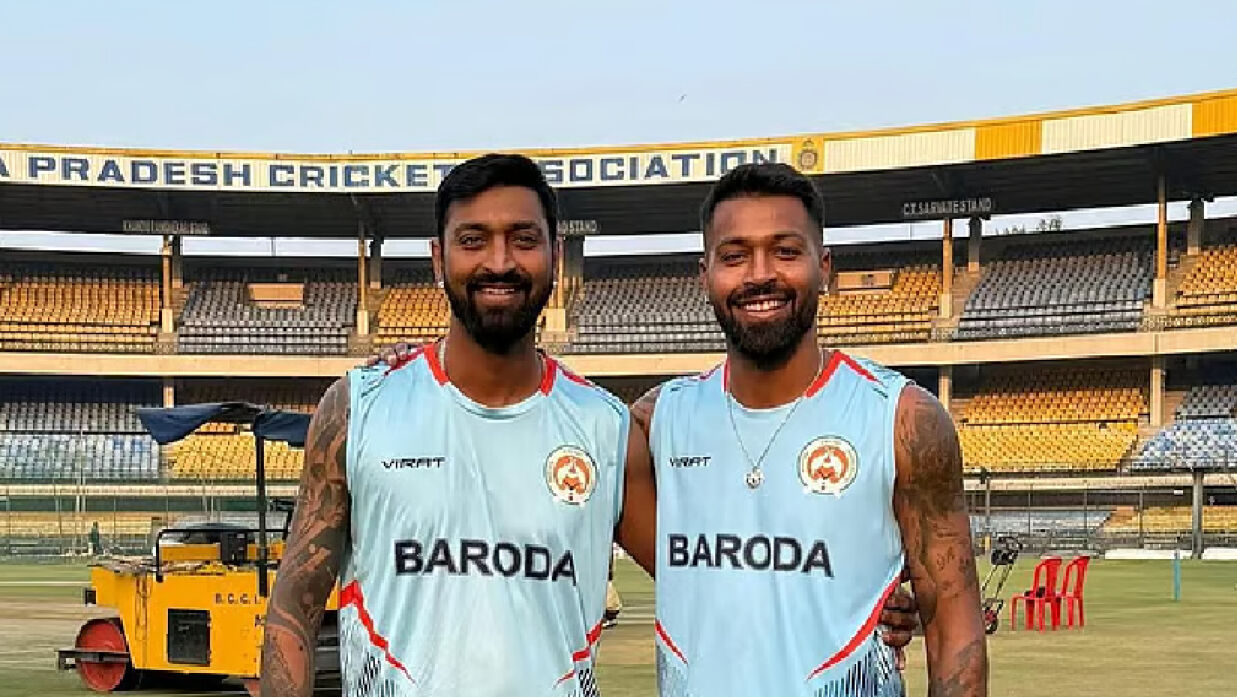 দুই ভাই হার্দিক পান্ডিয়া ও ক্রুনাল পান্ডিয়া