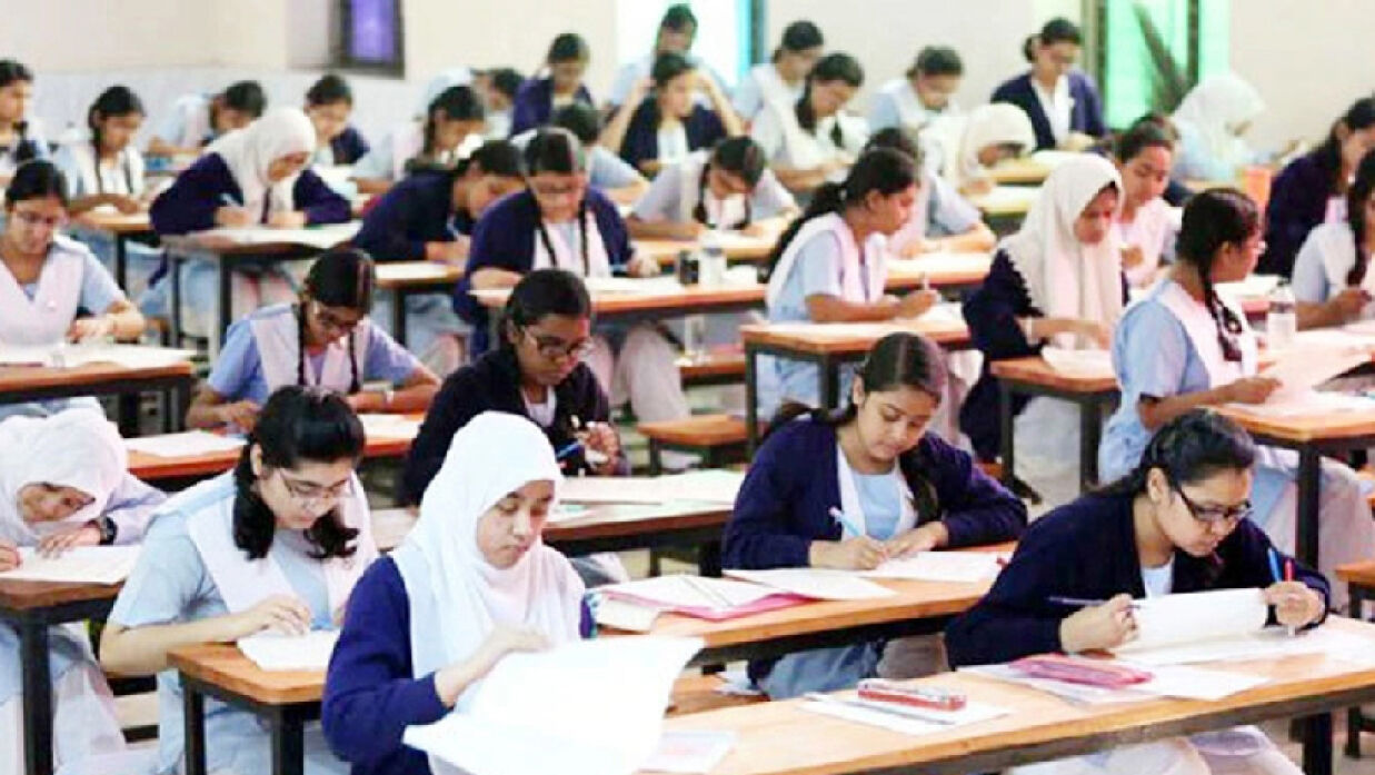 এসএসসির প্রাক-নির্বাচনি ও নির্বাচনি পরীক্ষার পিছিয়ে গেল