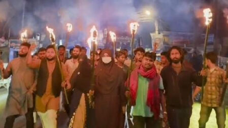 কুয়েটে শিক্ষার্থীদের ওপর হামলার প্রতিবাদে বাগেরহাটে মশাল মিছিল