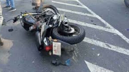 ফোন করে শুনলেন রাস্তায় পড়ে আছে বন্ধু দম্পতির রক্তাক্ত দেহ