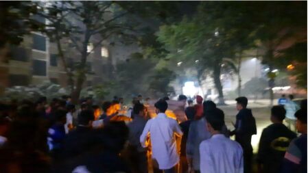 প্রেমঘটিত কারণে নজরুল বিশ্ববিদ্যালয়ে ছাত্রীর আত্মহত্যার চেষ্টা