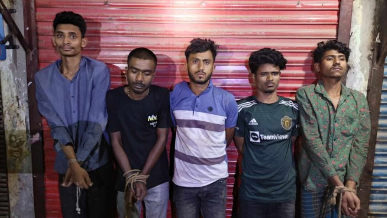 ঘটনাস্থল থেকে গ্রেফতার পাঁচজন