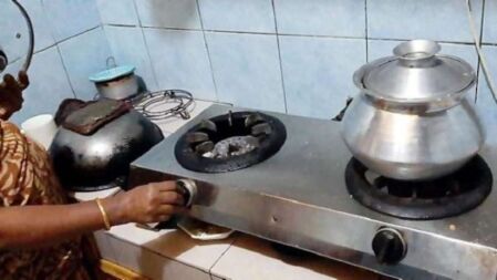 রাজধানীতে আজ যেসব এলাকায় ১৩ ঘণ্টা গ্যাস থাকবে না