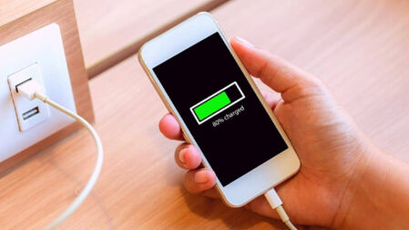 এক দিনে ফোনে কতবার চার্জ দেওয়া উচিত?