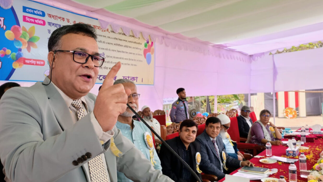 অনুষ্ঠানে বক্তব্য দিচ্ছেন জাতীয় বিশ্ববিদ্যালয়ের উপাচার্য অধ্যাপক ড. এ এস এম আমানুল্লাহ