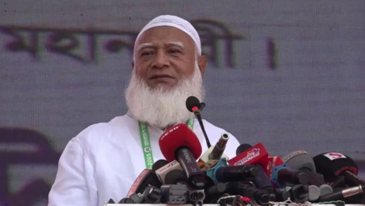 লক্ষ্মীপুরে জামায়াতের গণজমায়েতে বক্তব্য দিচ্ছেন ডা. শফিকুর রহমান