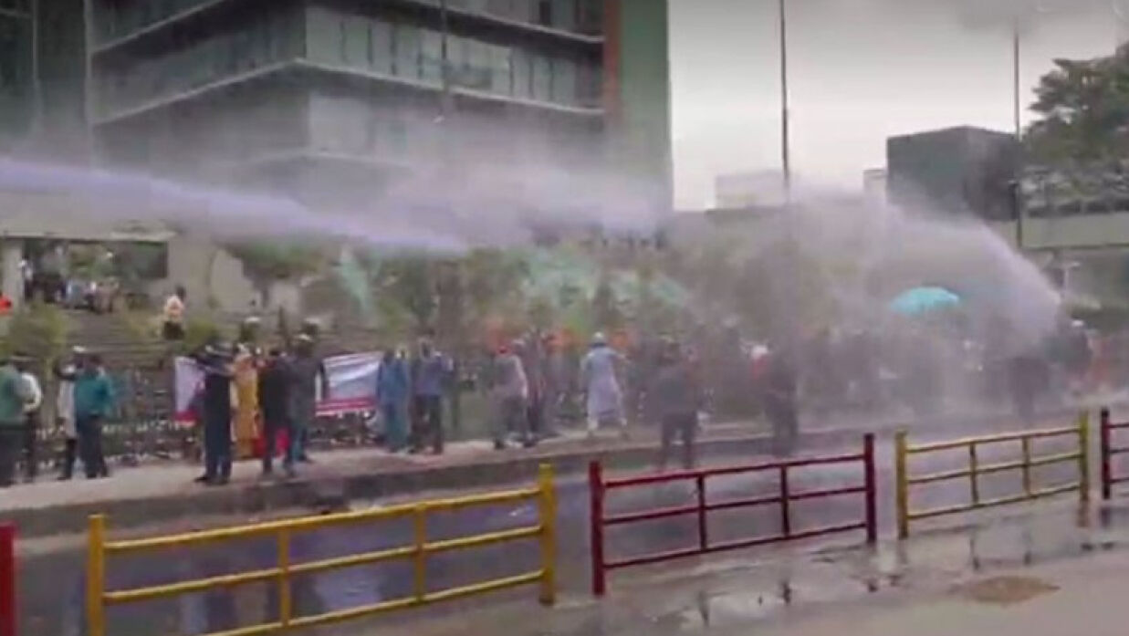 জিপির চাকরিচ্যুতদের আন্দোলনে জলকামান, নারীসহ কয়েকজন আটক