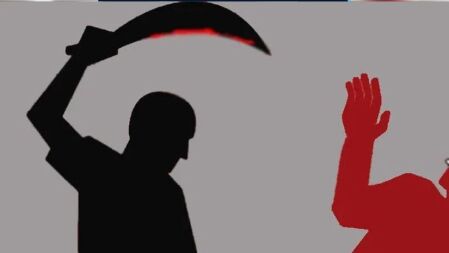 মেয়ের সামনে মাকে কুপিয়ে হত্যা, আটক ১