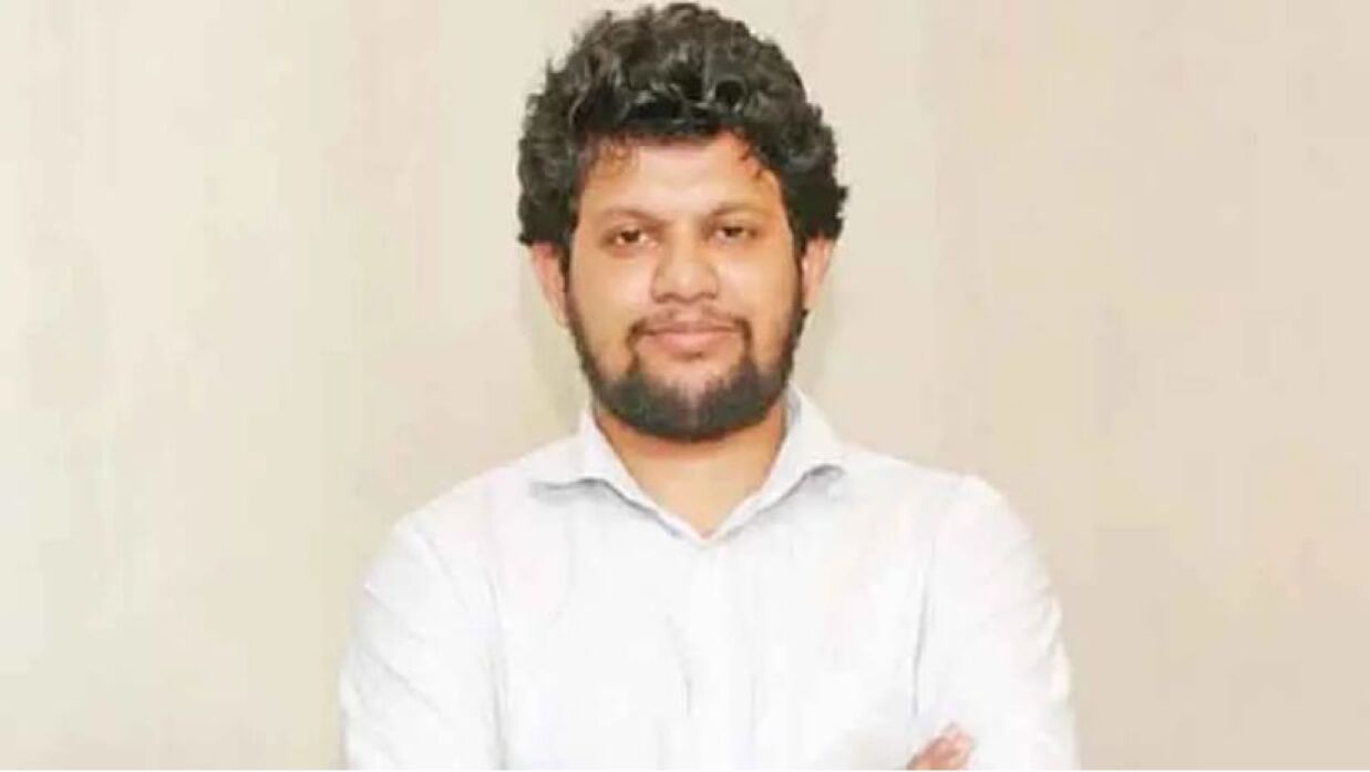 উপদেষ্টা মাহফুজ আলম