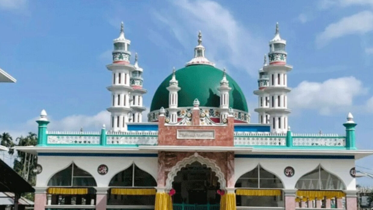 চাঁদপুরের হাজীগঞ্জের সাদ্রা দরবার শরিফ