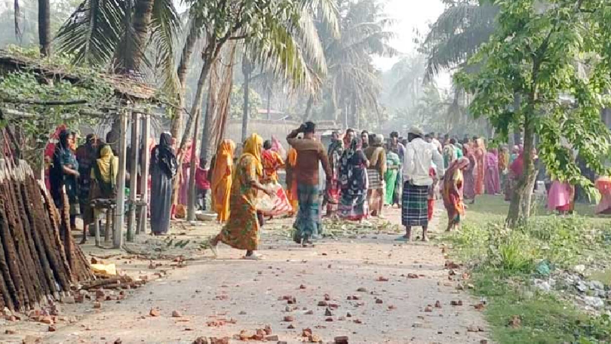 ঝিনাইদহের শৈলকুপায় দুই পক্ষের মধ্যে সংঘর্ষ হয়