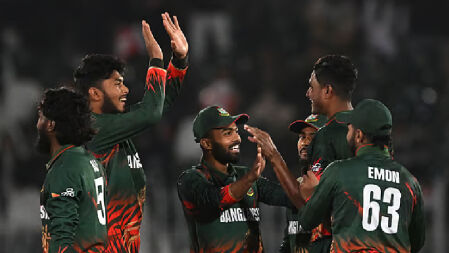 ইংল্যান্ড হারল, বাংলাদেশ পেল মোটা অংকের টাকা!