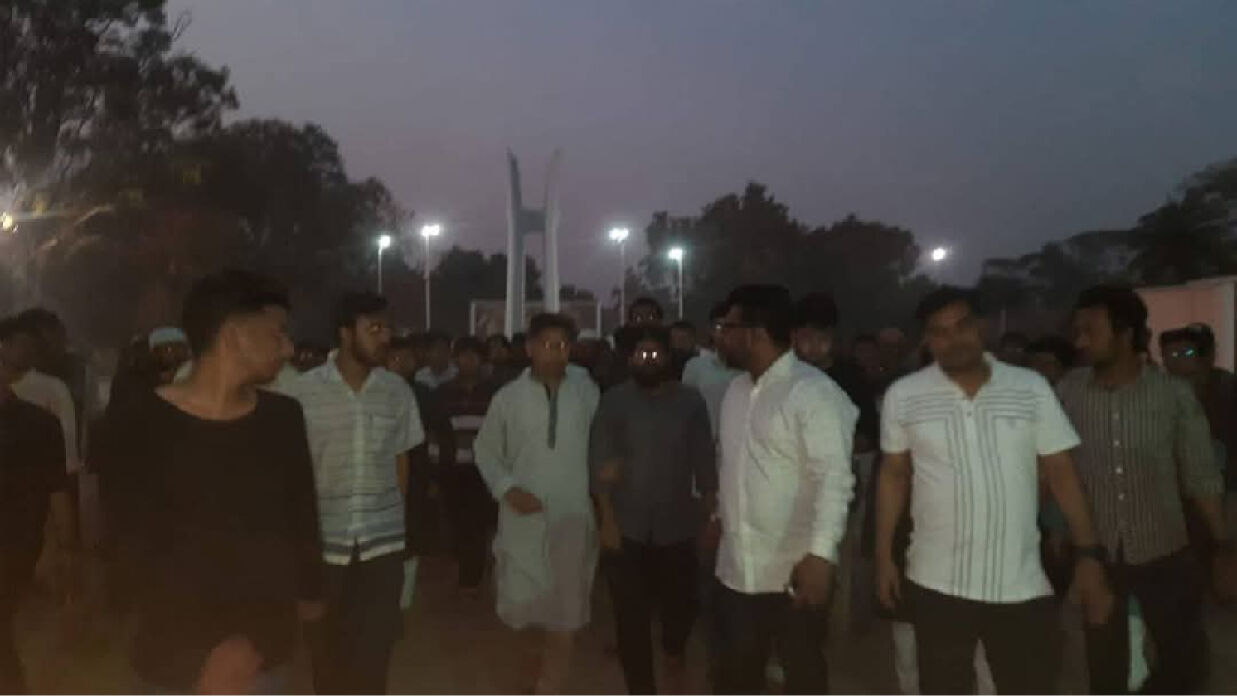 নাটকীয়তায় পূর্ণ ছিল ইফতার অনুষ্ঠান