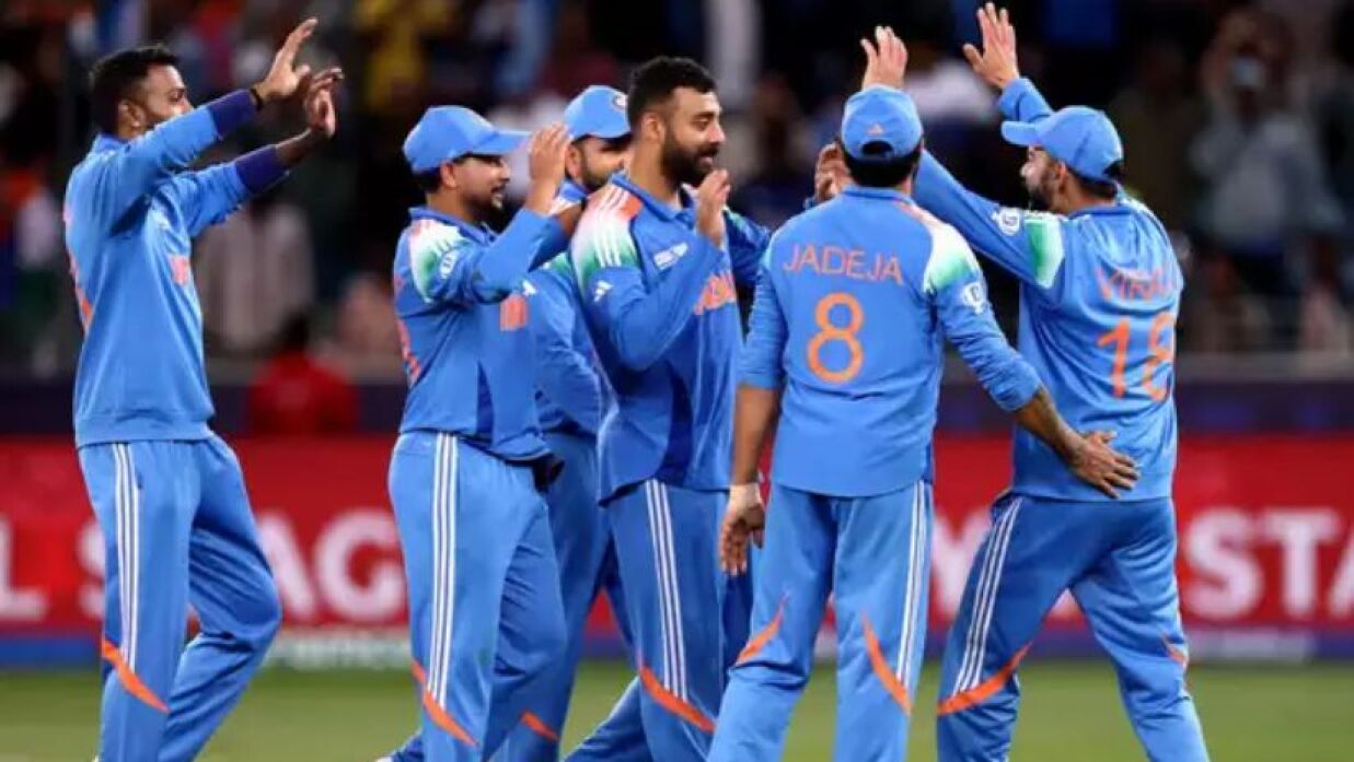 চ্যাম্পিয়ন্স ট্রফির সেমিফাইনালে জয় পেল রোহিতরা