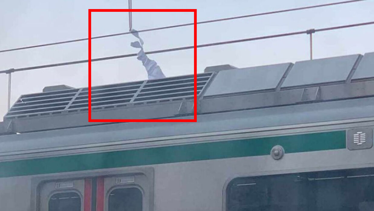 তারে আটকে যাওয়া কাপড়