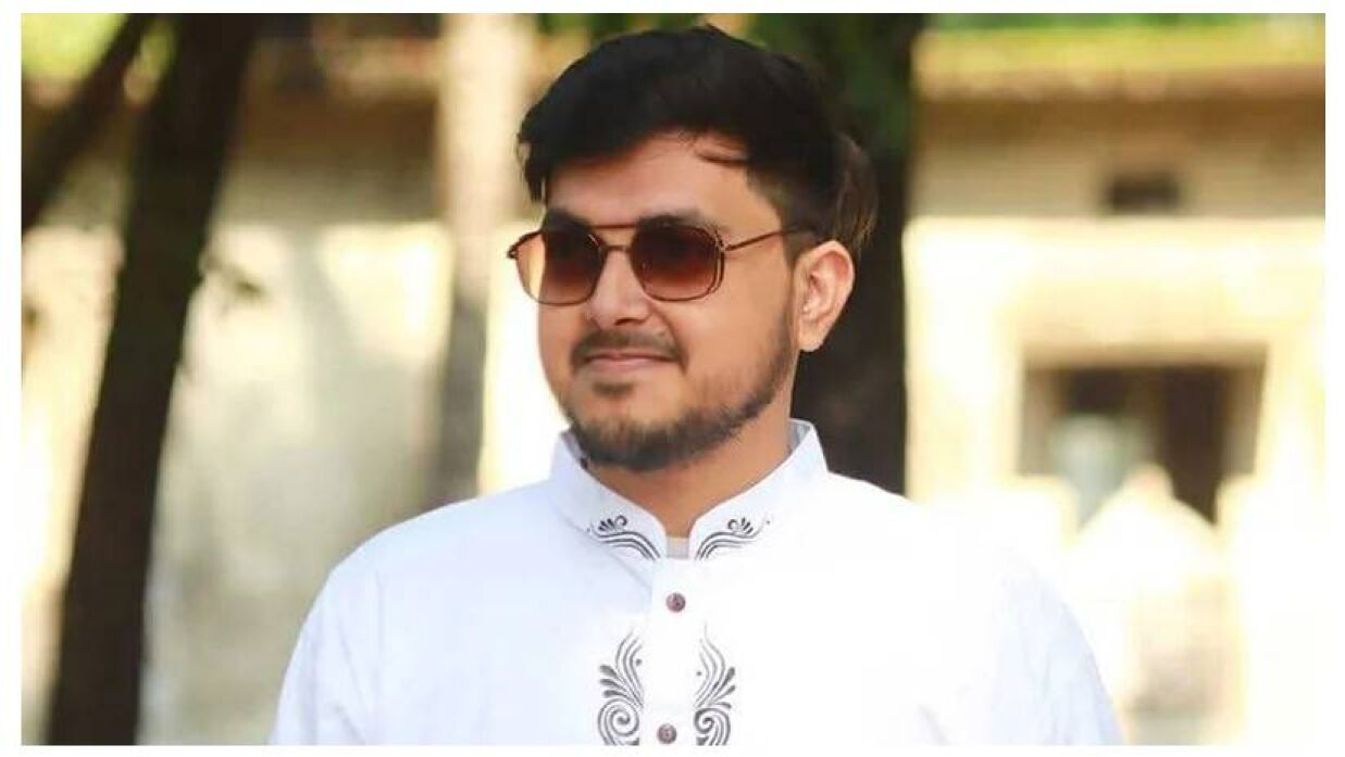 মোমেন খন্দকার অপি