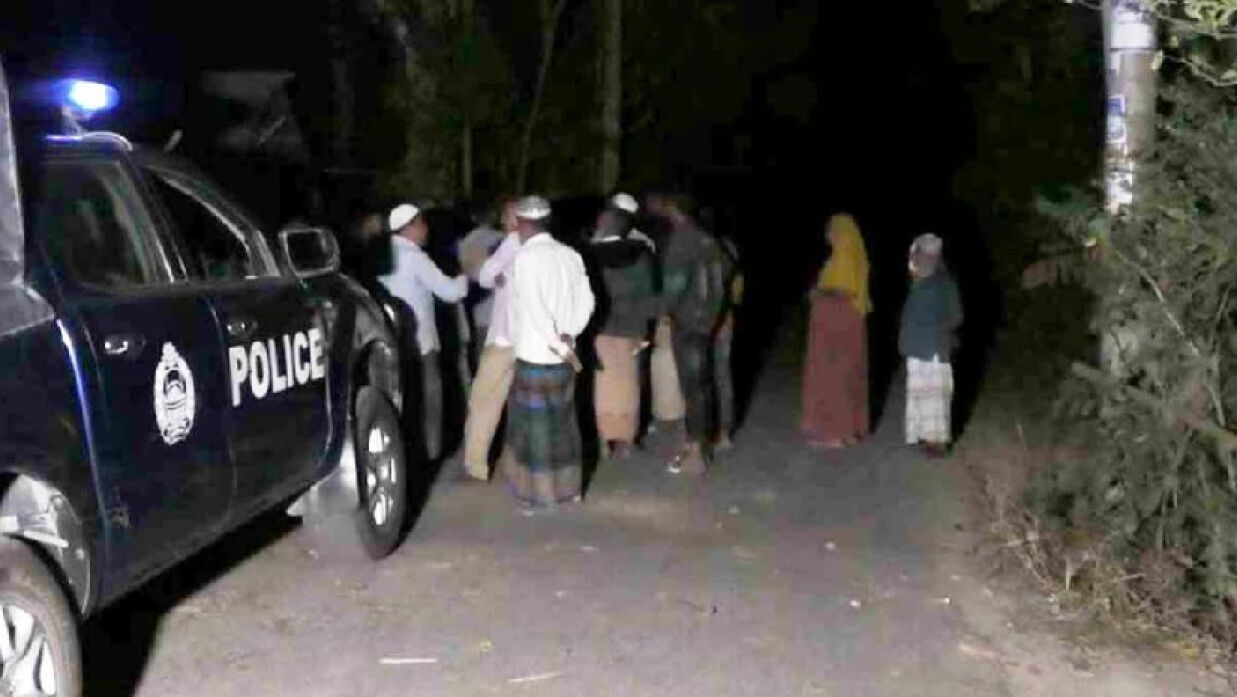 ঘটনাস্থলে পুলিশ 