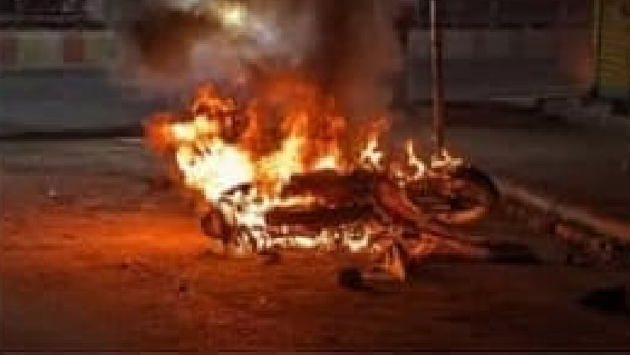 মোটরসাইকেল পুড়িয়ে দেওয়া হয়