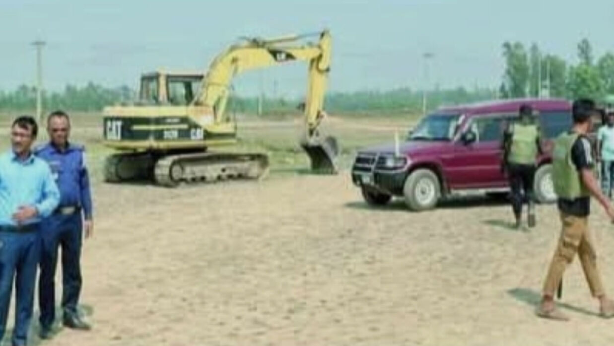 জব্দ করা ভেকু মেশিন