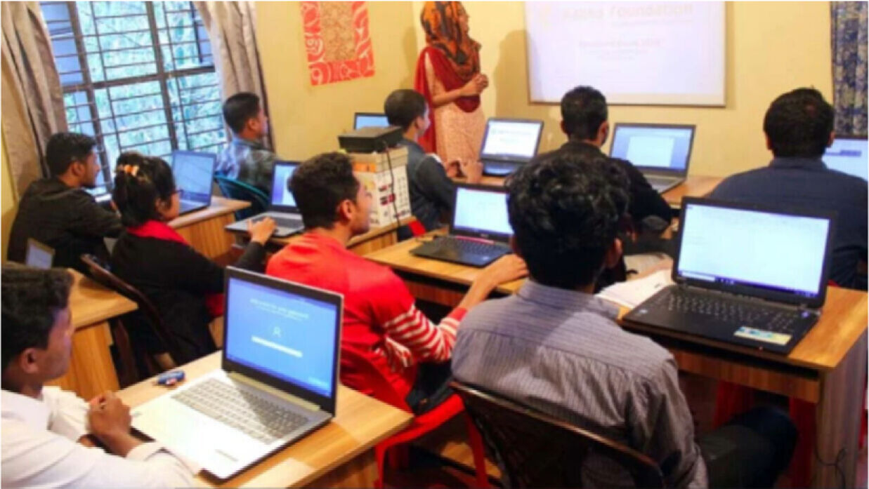 বিনা মূল্যে ফ্রিল্যান্সিং প্রশিক্ষণ গ্রহণ করতে চাইলে আবেদন করুন দ্রুতই