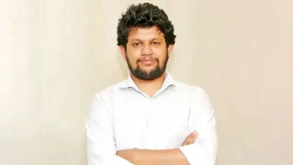 উপদেষ্টা মাহফুজ আলম