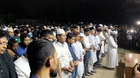 শিশু আছিয়ার দাফন সম্পন্ন, ধর্ষকের বাড়িতে বিক্ষুব্ধ জনতার আগুন