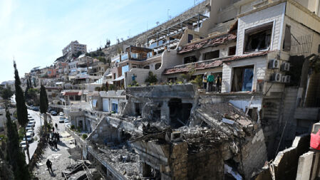সিরিয়ায় ক্ষেপণাস্ত্র হামলা ইসরায়েলের