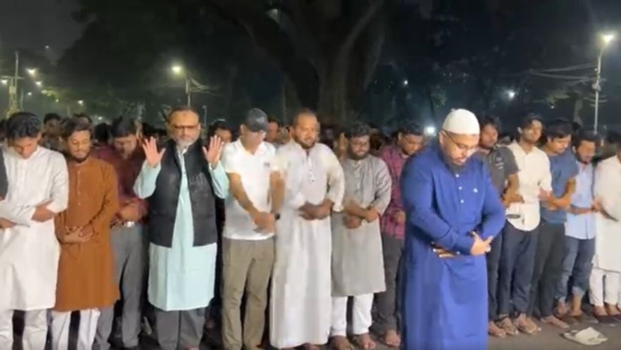 ঢাবিতে গায়েবানা জানাজা অনুষ্ঠিত