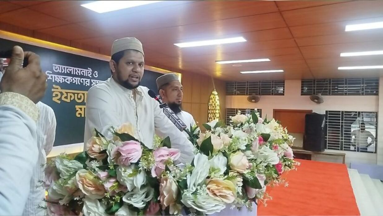 উপদেষ্টা মাহফুজ আলম