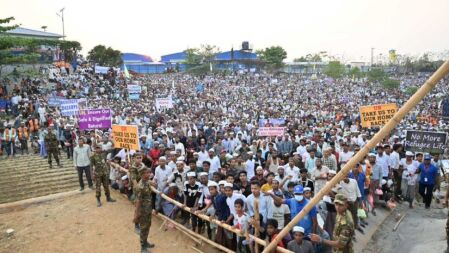 লাখো রোহিঙ্গার ইফতার মাহফিলে পদপিষ্ট হয়ে নিহত ১