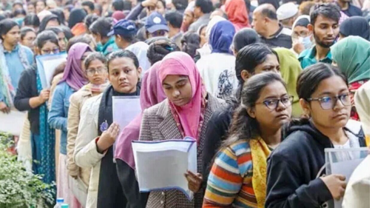 বিশ্ববিদ্যালয়ে ভর্তিচ্ছু শিক্ষার্থী