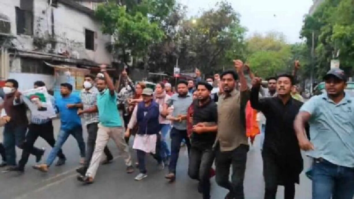 ঝটিকা মিছিলে আ.লীগ নেতাকর্মীরা