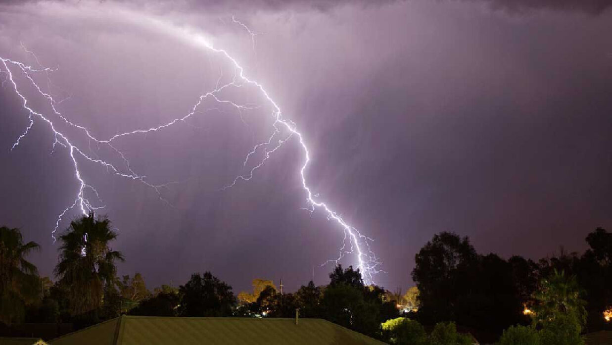 বজ্রসহ বৃষ্টি