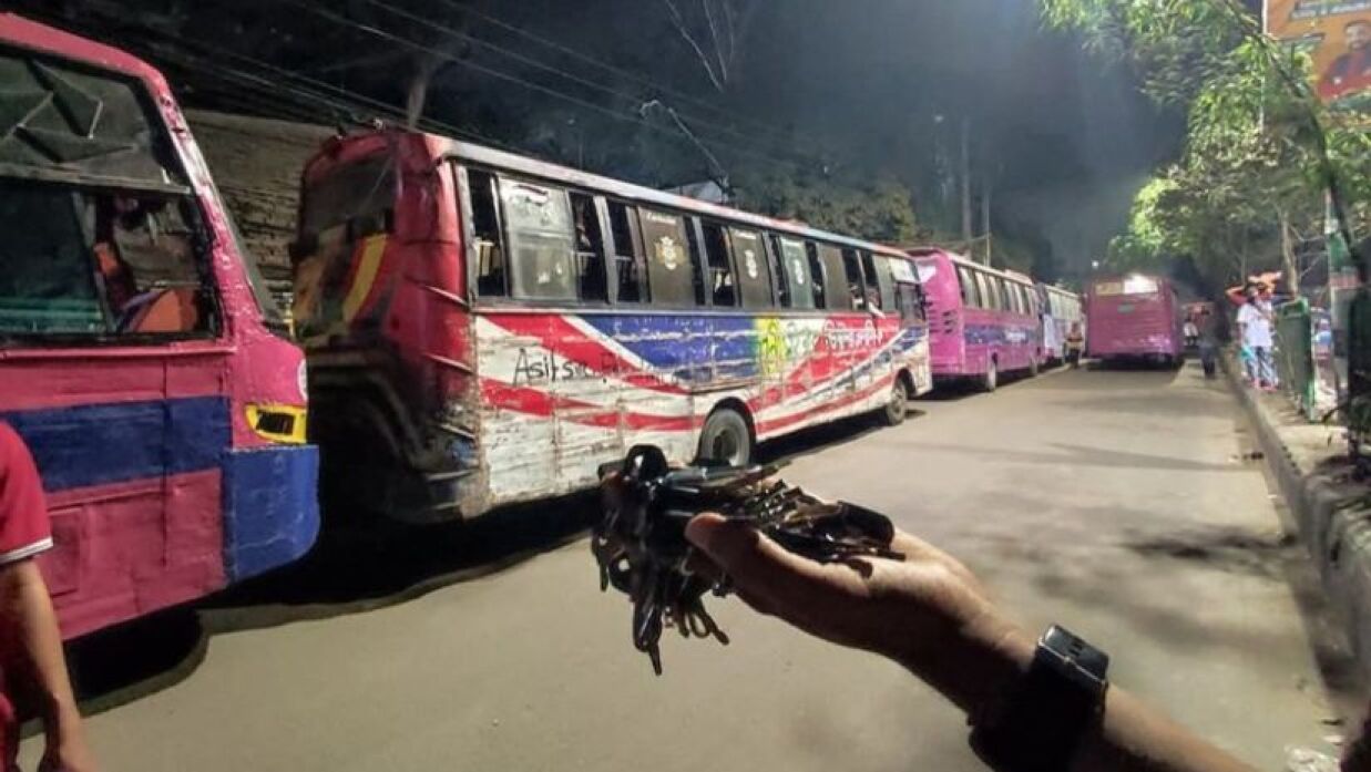 ভিক্টর ক্লাসিকের ১০টি বাস করেছেন শিক্ষার্থীরা