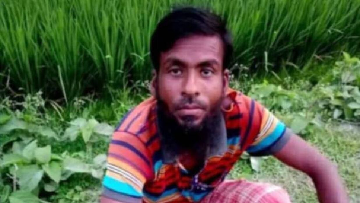 অভিযুক্ত আলম