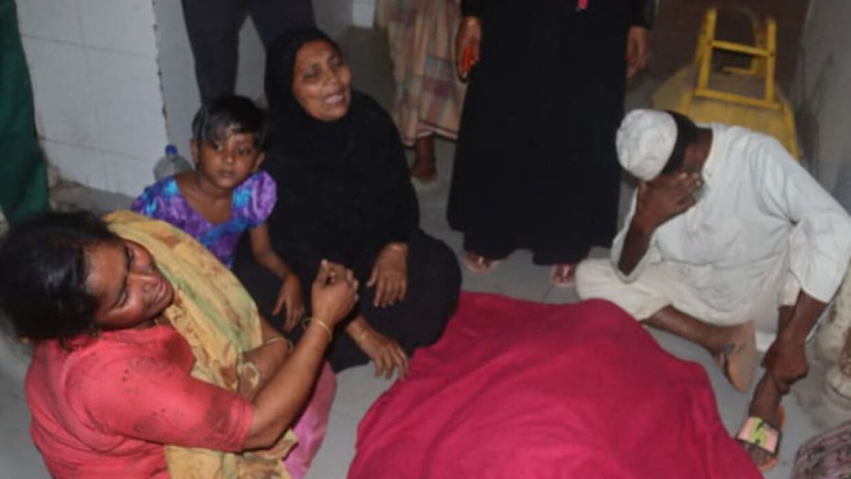 নিহত নারীর স্বজনদের আহাজারি