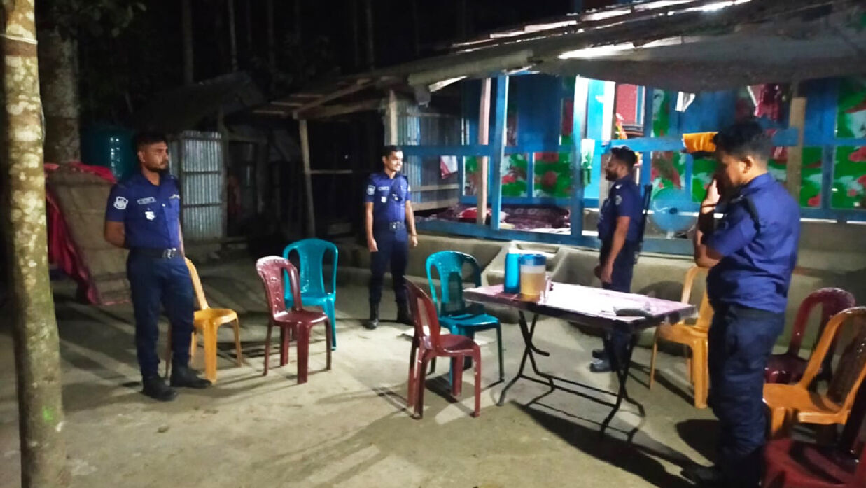 শিশুটির পরিবারের নিরাপত্তায় বাড়িতে পুলিশ মোতায়েন