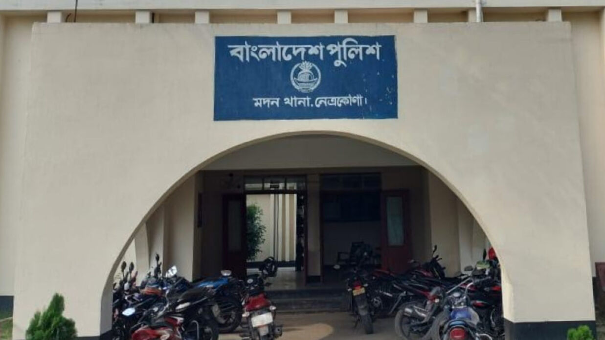 দুই শিশুকে গাছে বেঁধে নির্যাতন, আটক ২