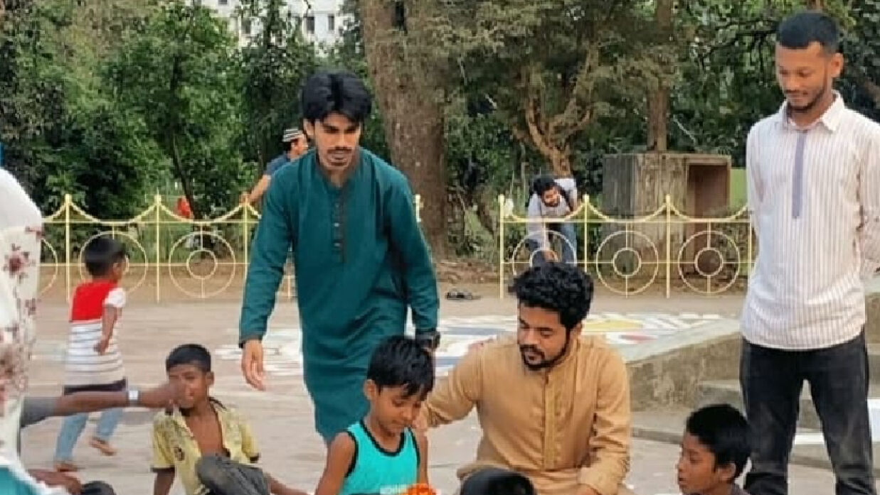 শিশুদের নিয়ে চবি ছাত্রদলের ইফতার