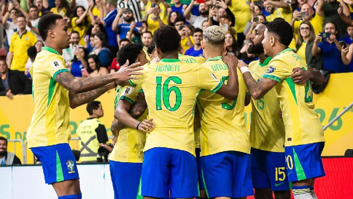 ব্রাজিল মাঠে নামছে ভোরে