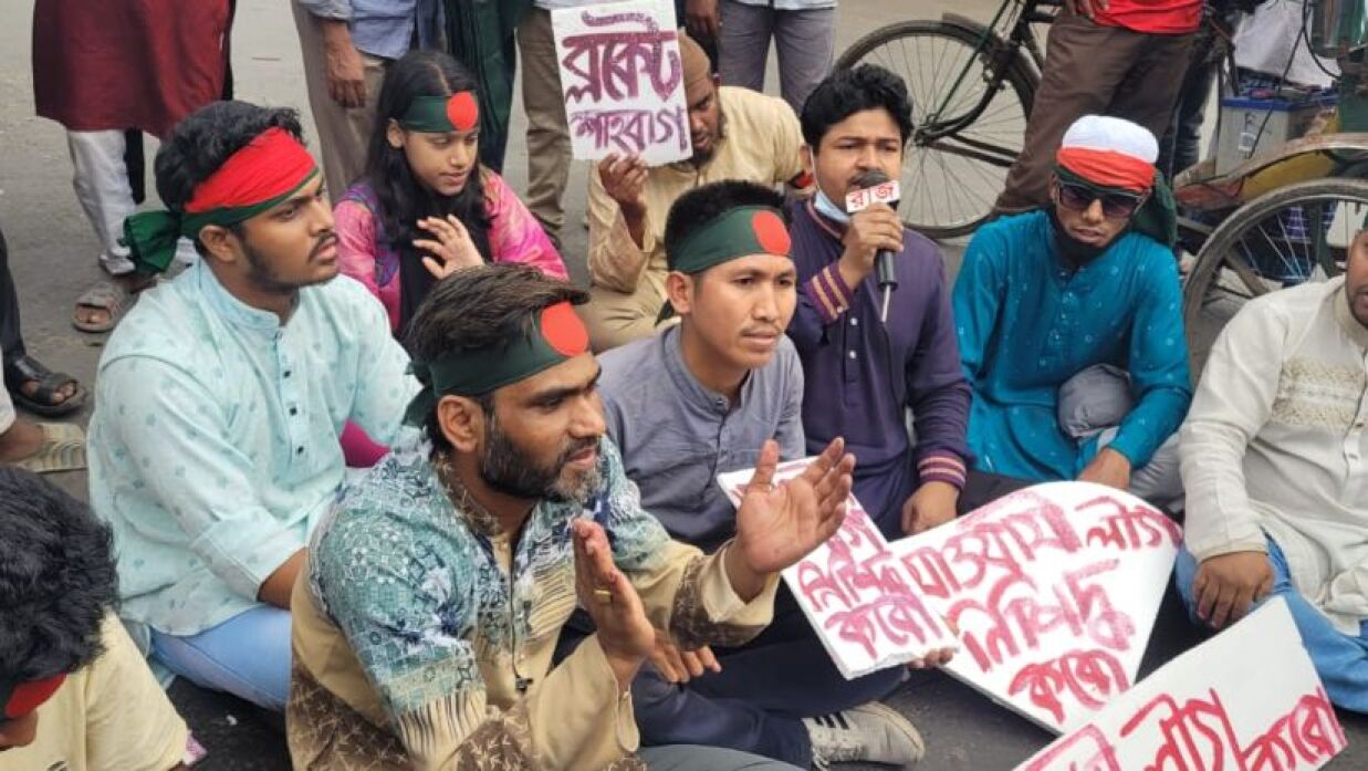 শাহবাগে অবস্থান